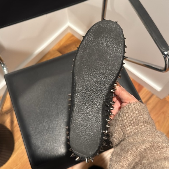 EUC UNIF Rare Chrome Spiked Hellraiser Leather Flats sz 6 - Picture 4 of 6